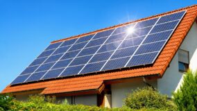Prefeitura de São Paulo vai implantar energia solar em escolas e UBS