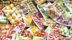 França proibirá embalagens de plástico para frutas e vegetais
