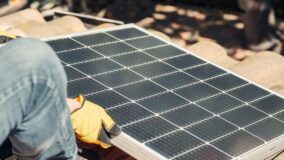 Rocinha terá usinas solares e oficinas de profissionalização